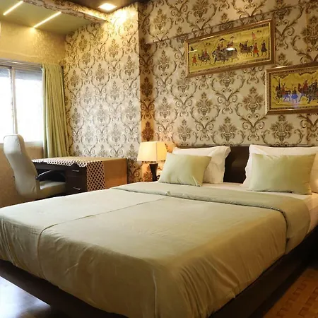 Ojas Homes- Dream 2Bhk Apartment Near Kokilaben Ambani Hospital